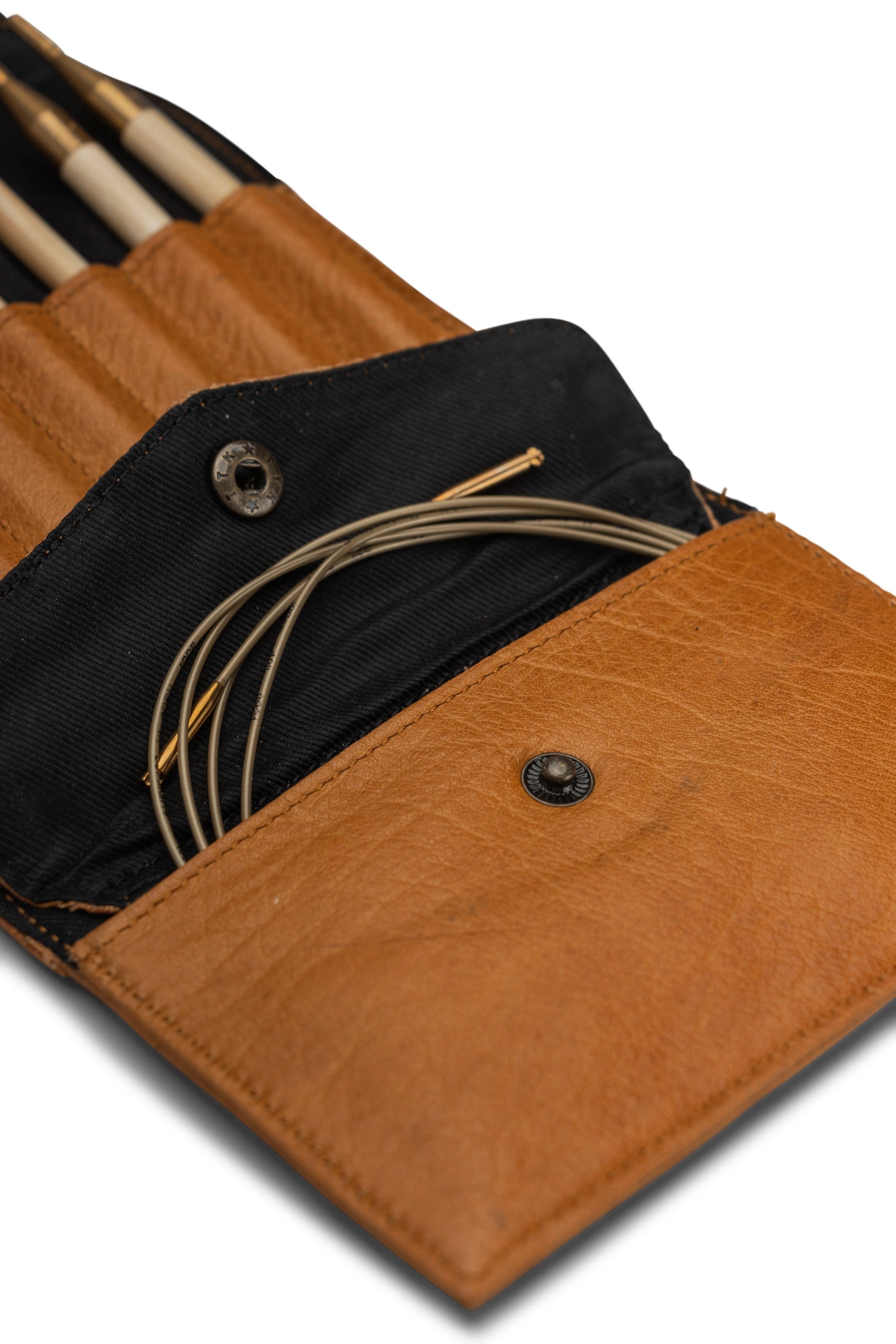 MUUD Civ – Premium Leather Foldable Case for Knitting Needles