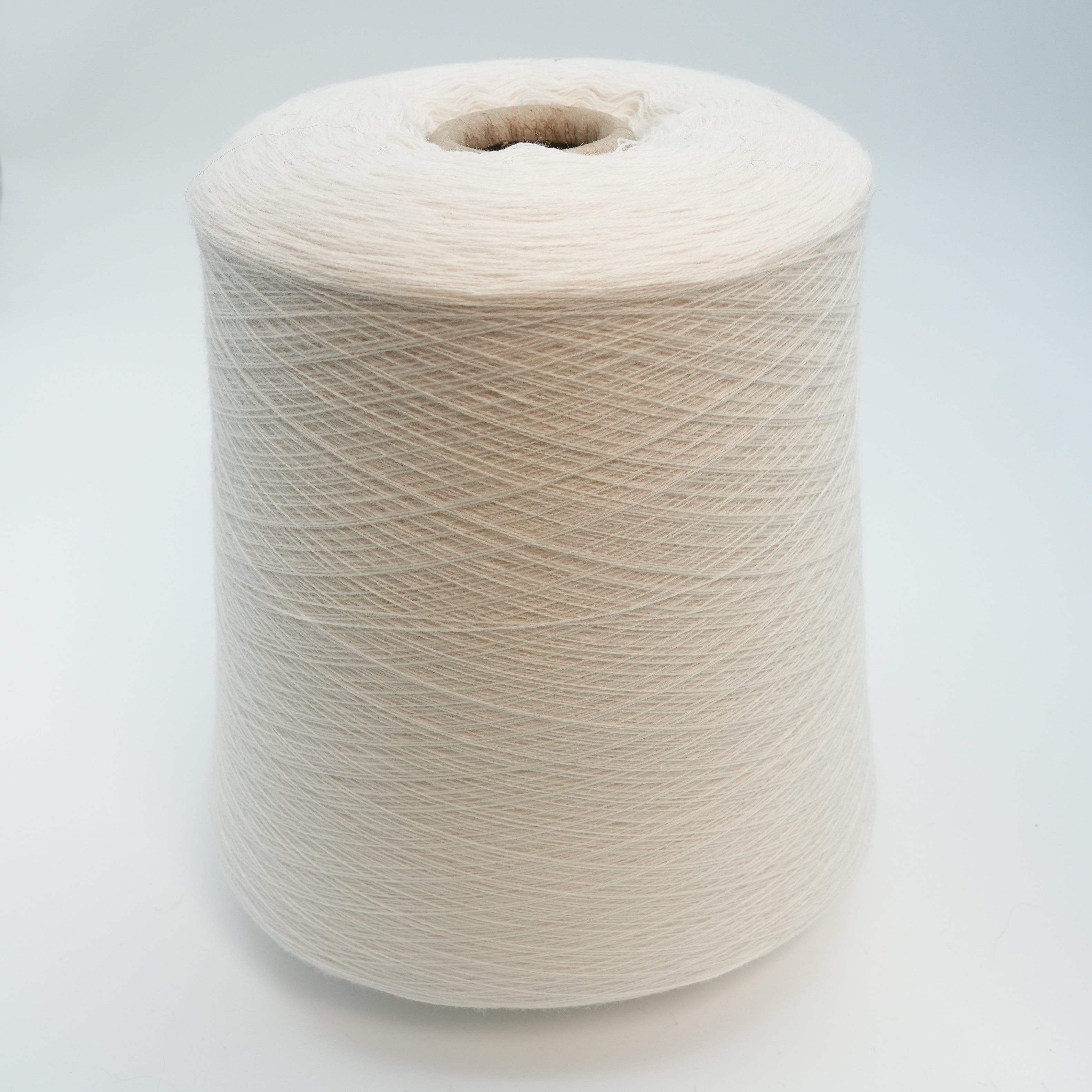 Raja 2400m/100g (2625yds/3.5oz), Warm Milky White – Cashmere & Fine Virgin Wool Blend