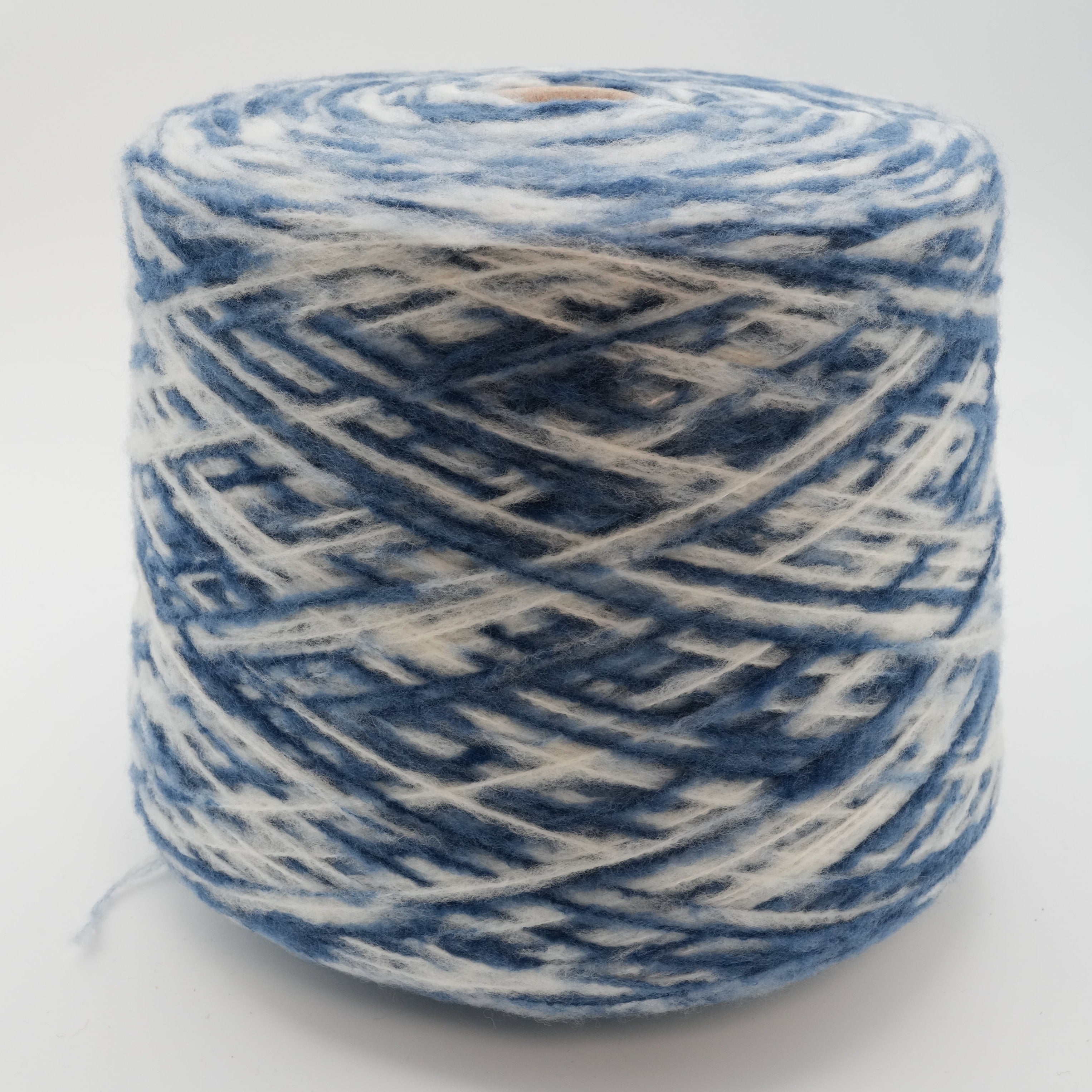 Molly 333m/100g (364yds/3.5oz), Sea Meringue – Merino Wool & Polyamide Blend