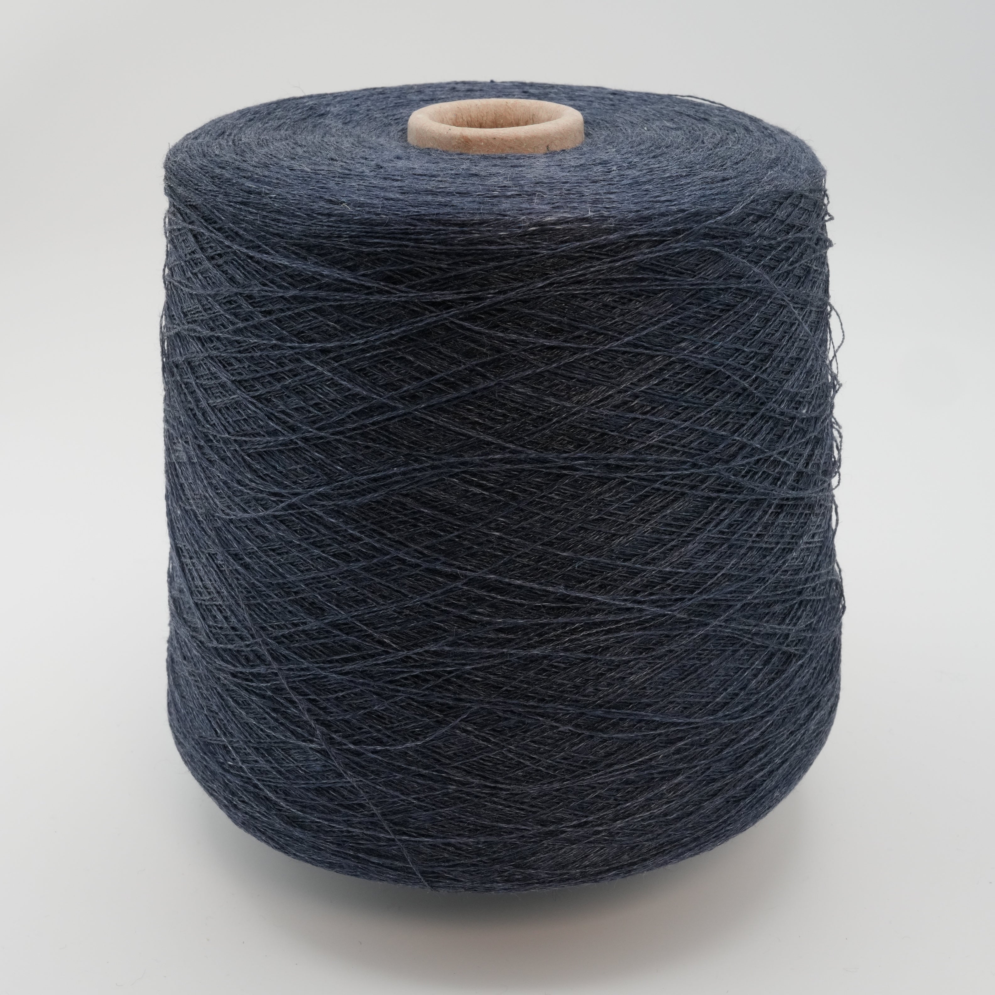 Elegance 1300m/100g (1421yds/3.5oz), Maroso – Linen & Tencel Blend