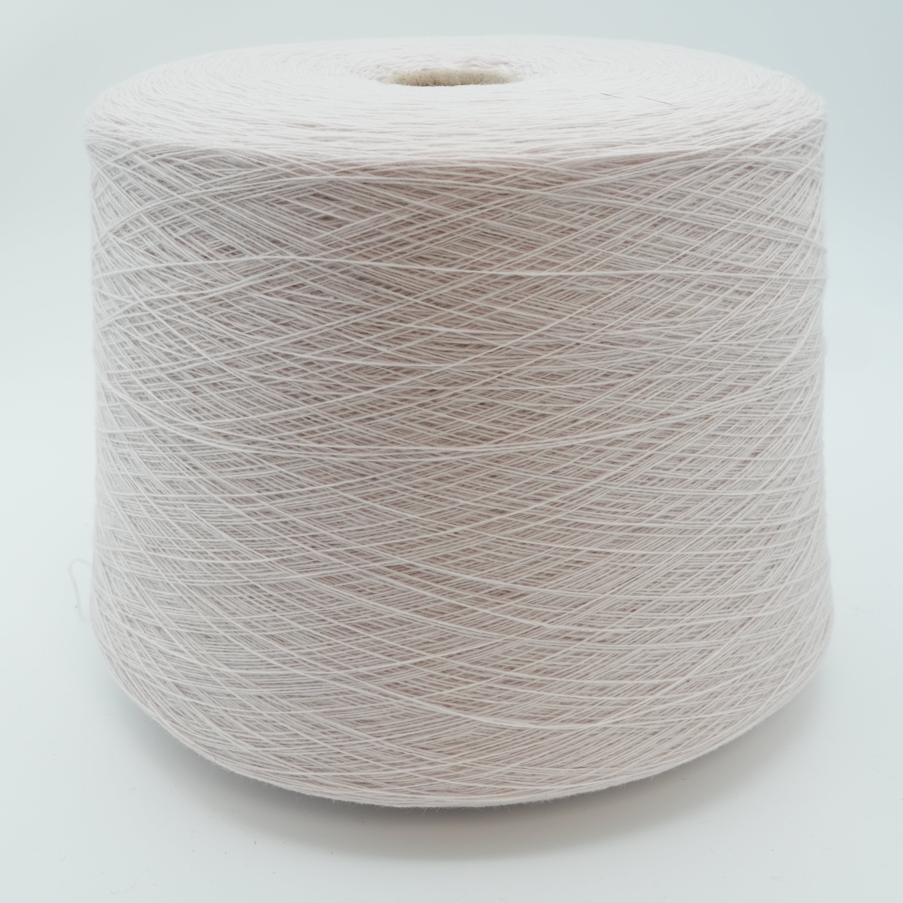 Settantatrenta 1500m/100g (1640yds/3.5oz), Blush White – 70% Merino Wool, 30% Cashmere Blend