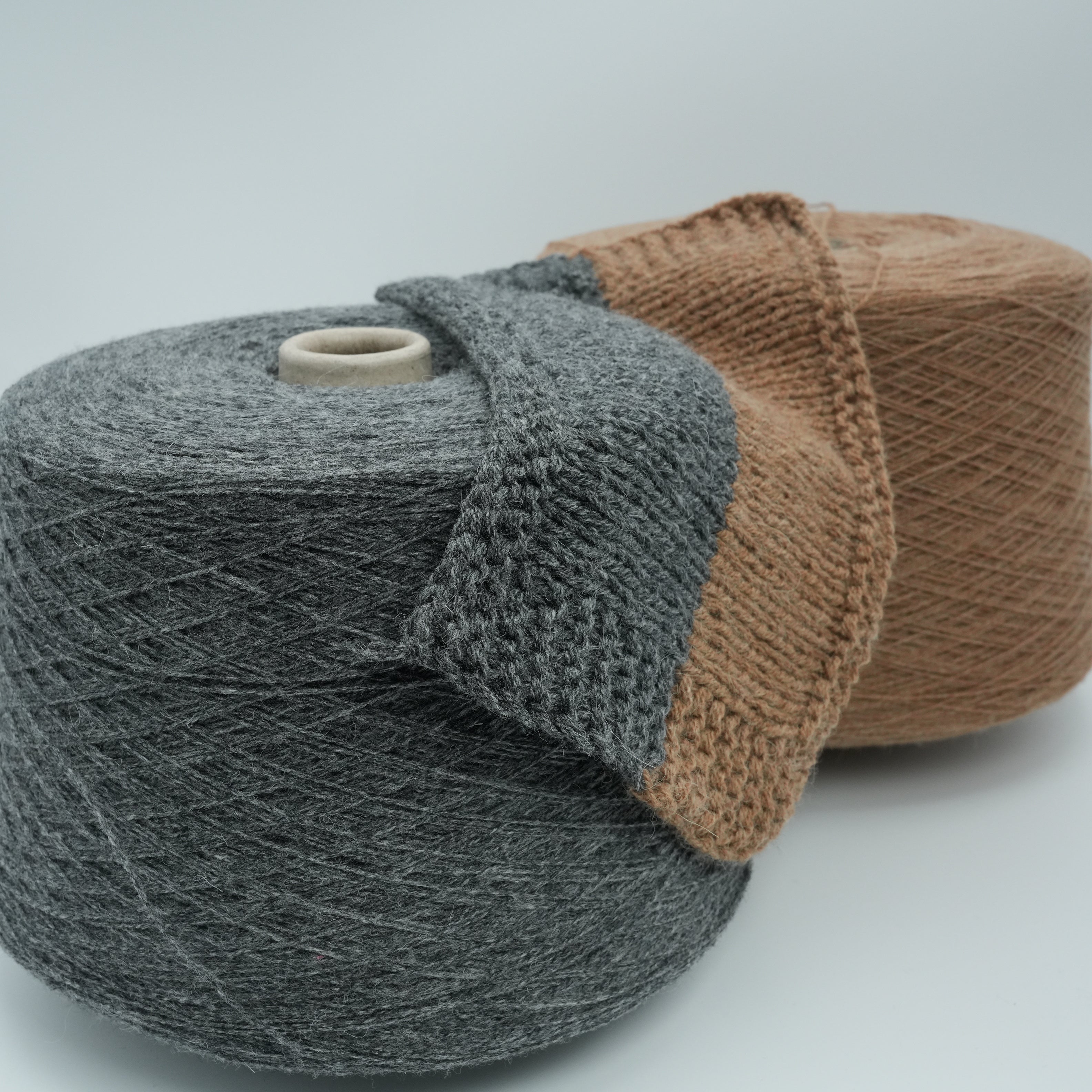 Tulum 600m/100g (656yds/3.5oz), Milk Tea – Alpaca & Virgin Wool Blend