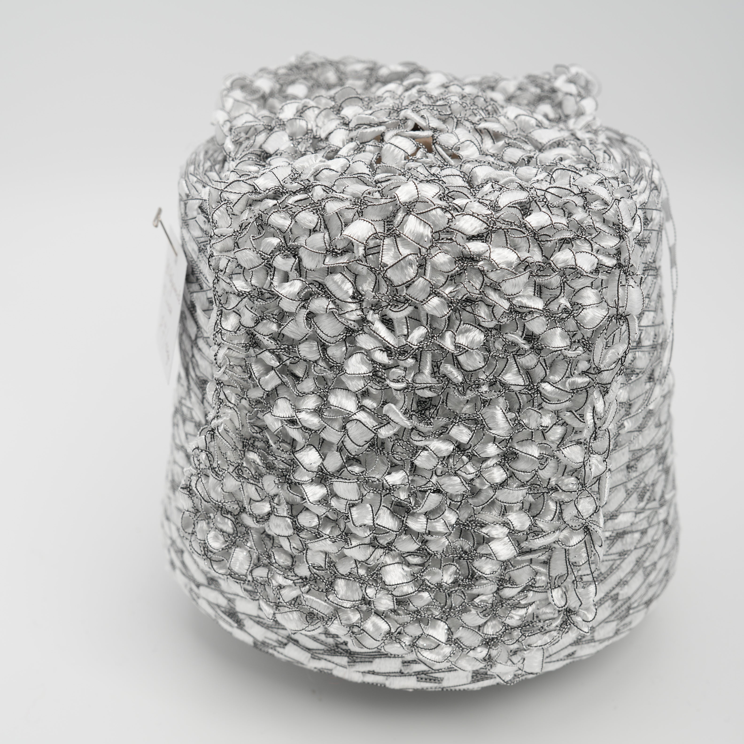 Binario 200m/100g (219yds/3.5oz), Grigio Bianco – Polyamide & Lurex Blend