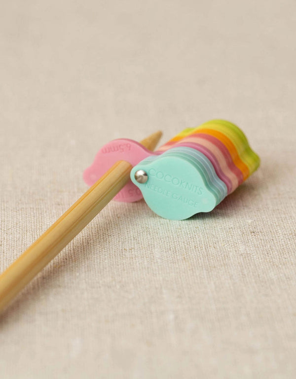 Cocoknits Needle Gauge – Rainbow Mini Tool