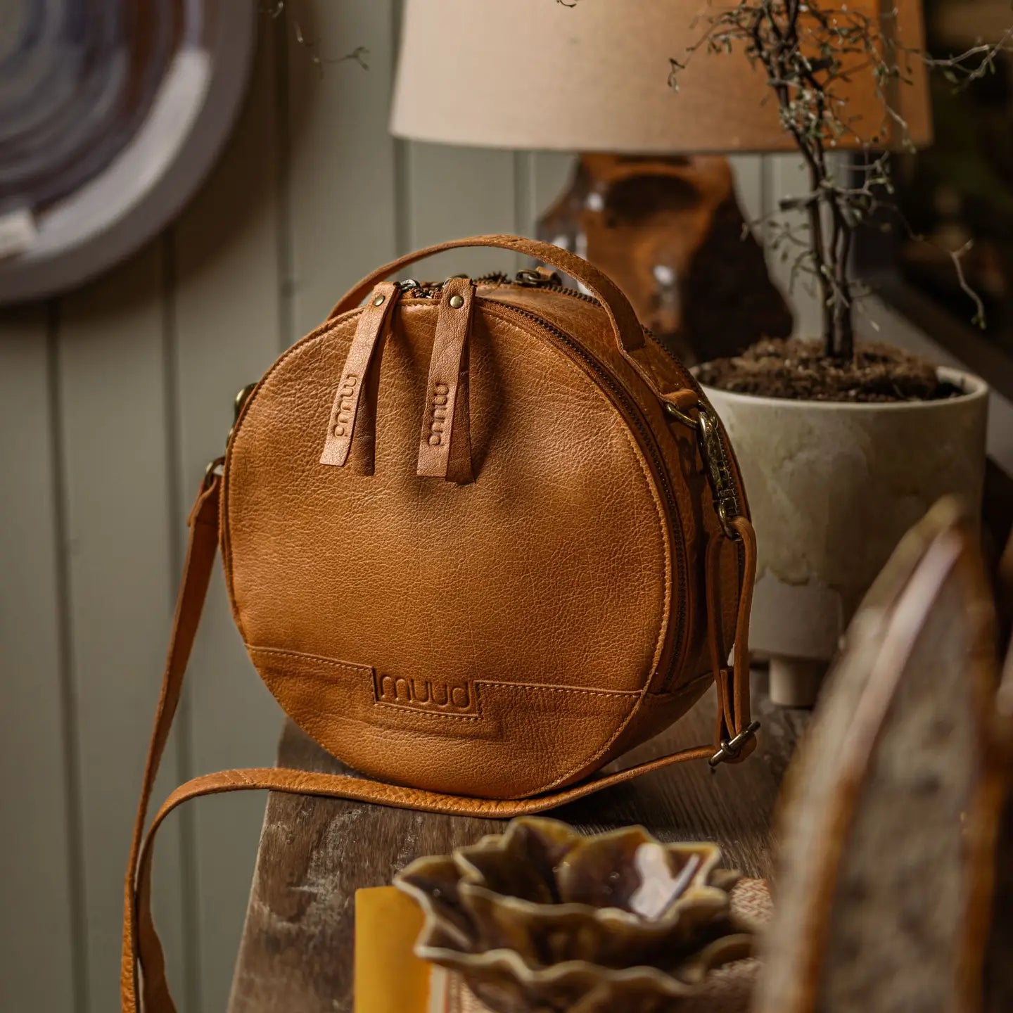 MUUD Bella – Round Leather Crossbody Bag