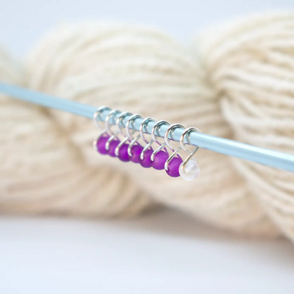 Extra Small Snag-Free Stitch Markers – Silver | Grape Slush