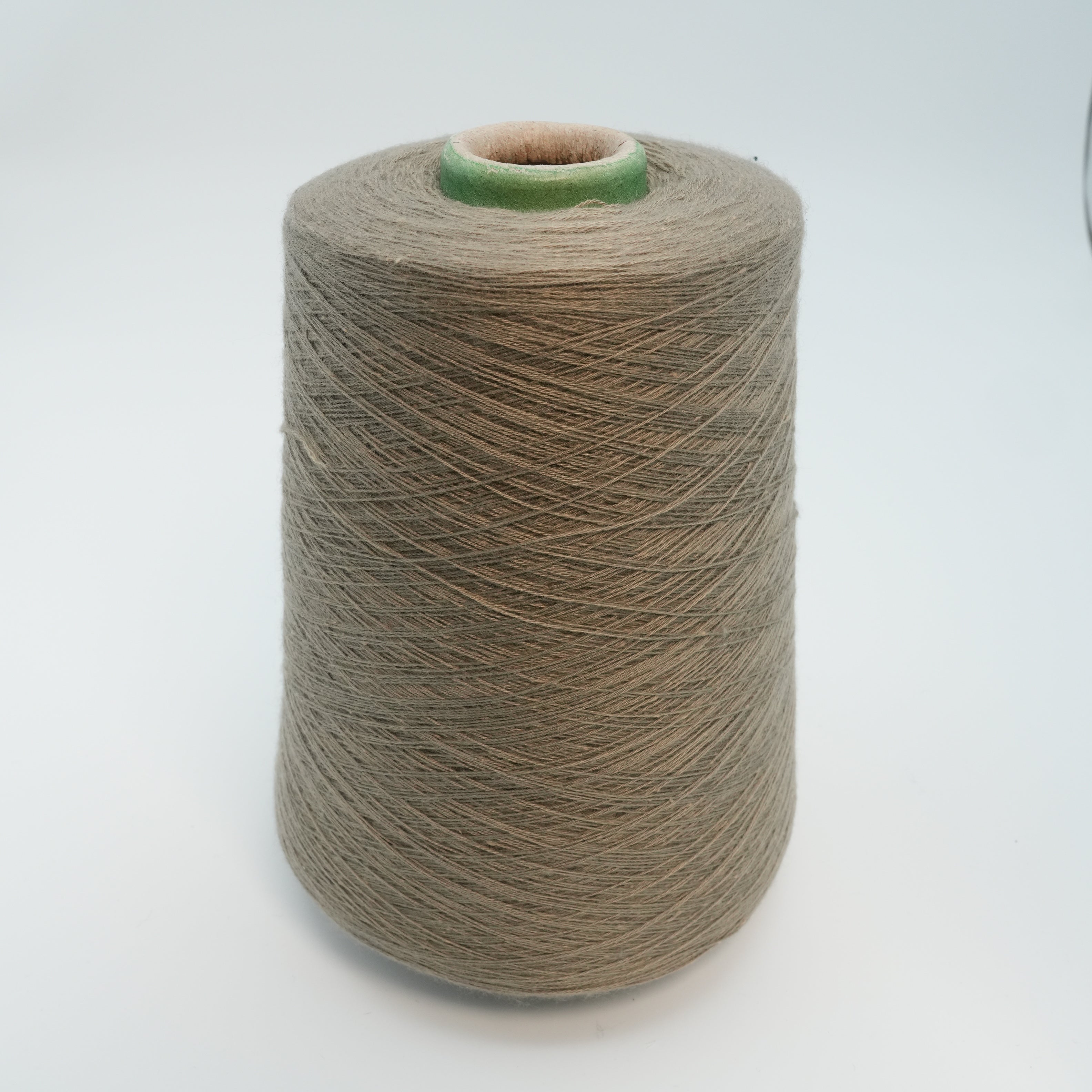 Top Royal 1600m/100g (1750 yds/3.5 oz), Walnut Truffle – Loro Piana Cashmere & Silk Blend