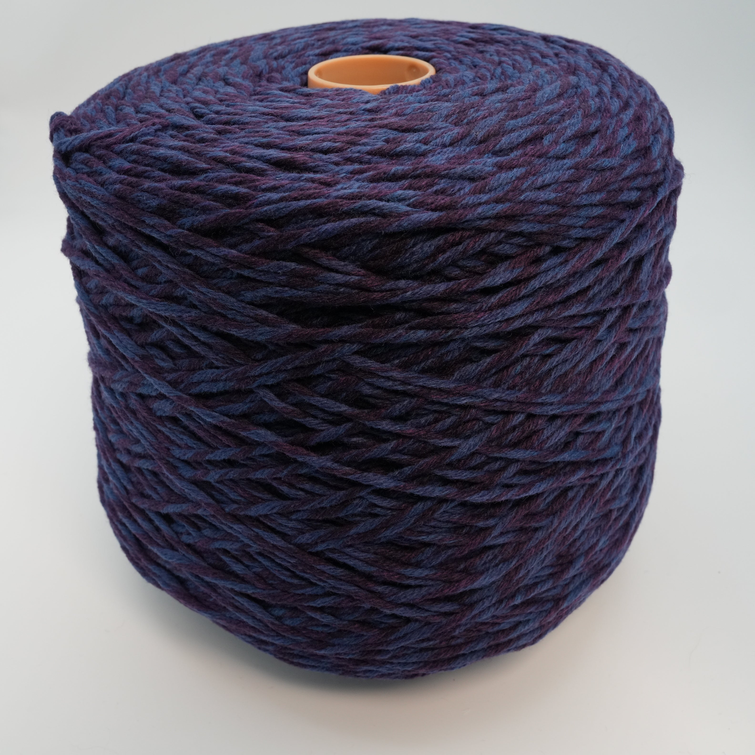 Hedera 100m/100g (109yds/3.5oz), Violet Blue – 100% Fine Wool