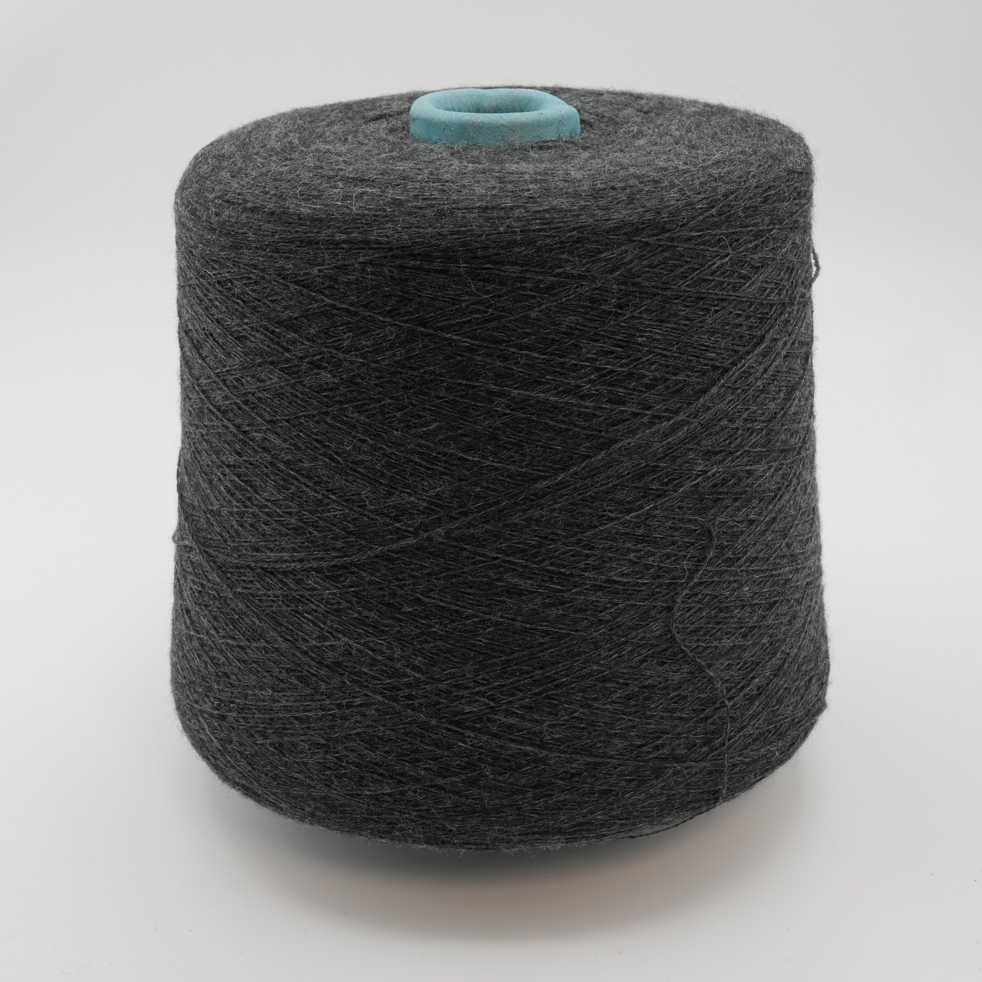 Merino Estra 1400m/100g (1531yds/3.5oz), Flawless Charcoal – 100% Merino Wool
