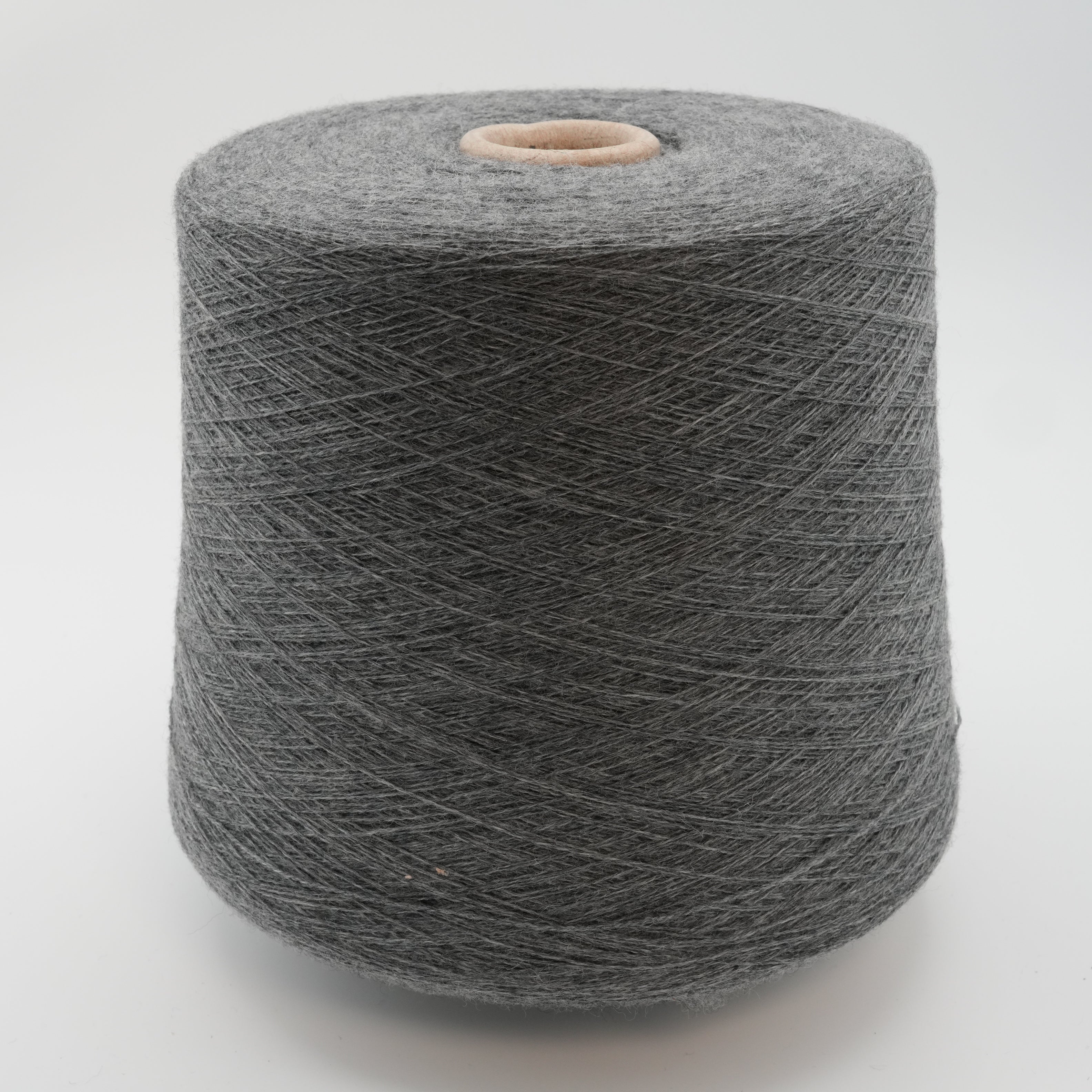 Merino Estra 1400m/100g (1531yds/3.5oz), Flawless Gray – 100% Merino Wool