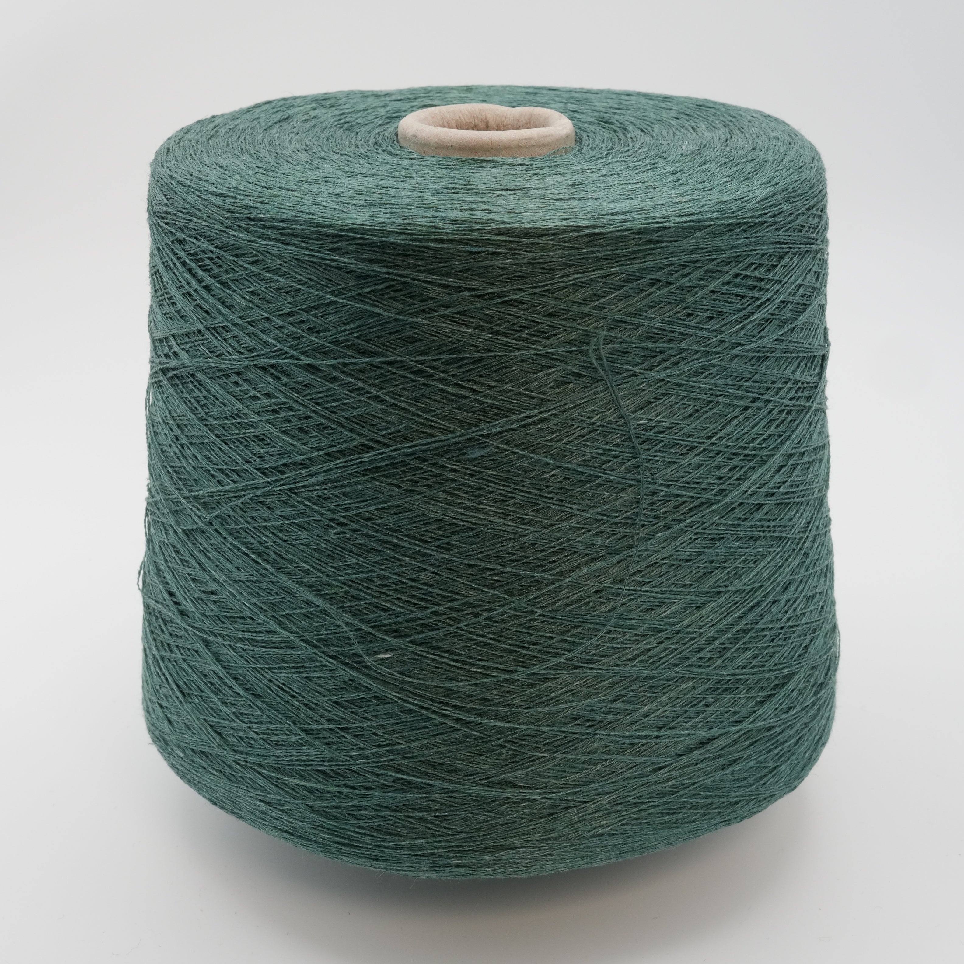 Elegance 1300m/100g (1421yds/3.5oz), Milky Emerald – Linen & Tencel Blend