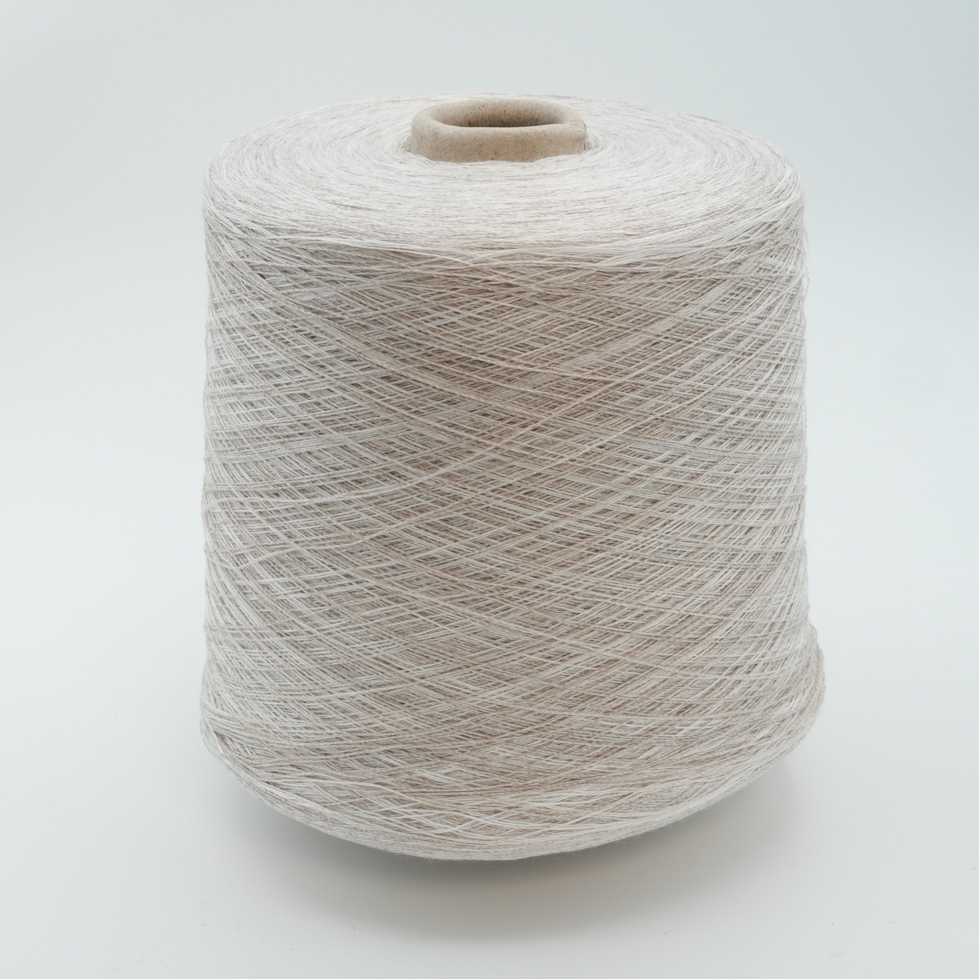 Delave 1600m/100g (1750yds/3.5oz), Oat Metallic – Viscose, Cotton & Silk Blend