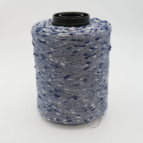 Luckystar 600m/100g (656yds/3.5oz) – Viscose, Polyamide & Metallized Polyester Blend