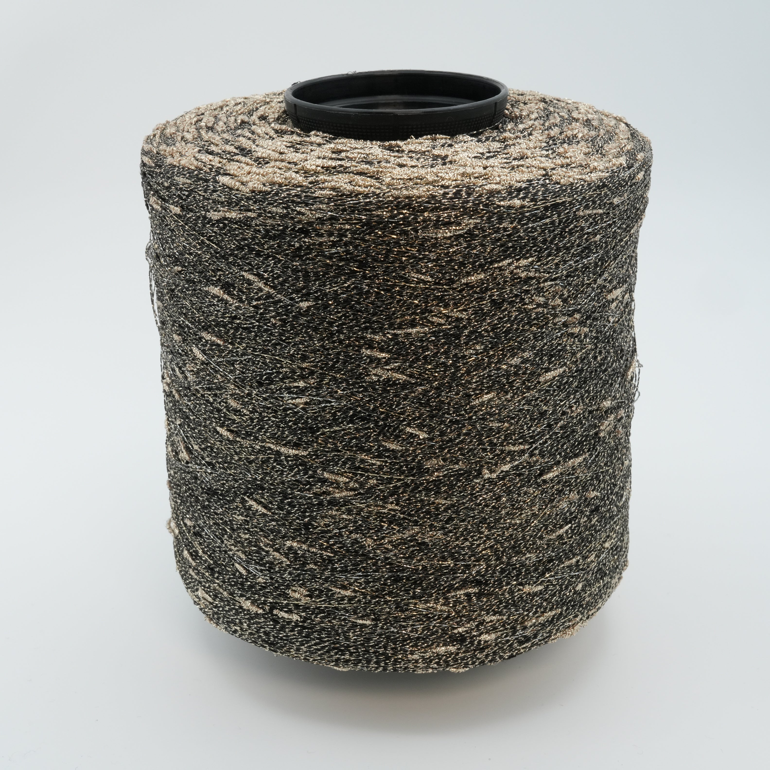 Luckystar 600m/100g (656yds/3.5oz), Black Gold 2559 – Viscose, Polyamide & Metallized Polyester Blend