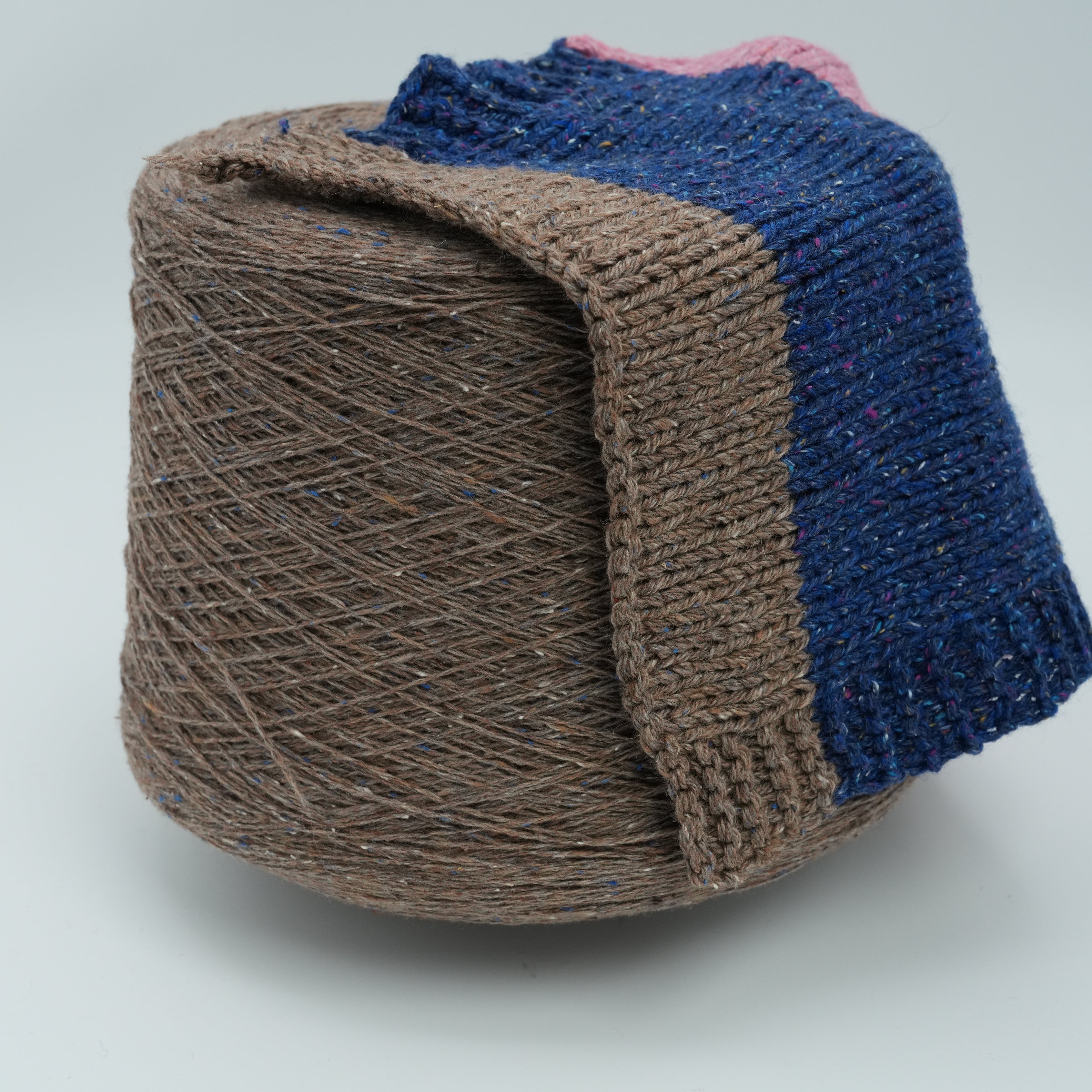 Pigalle 1500m/100g (1640yds/3.5oz), Bark Tweed – Wool, Silk, Polyamide & Viscose Blend