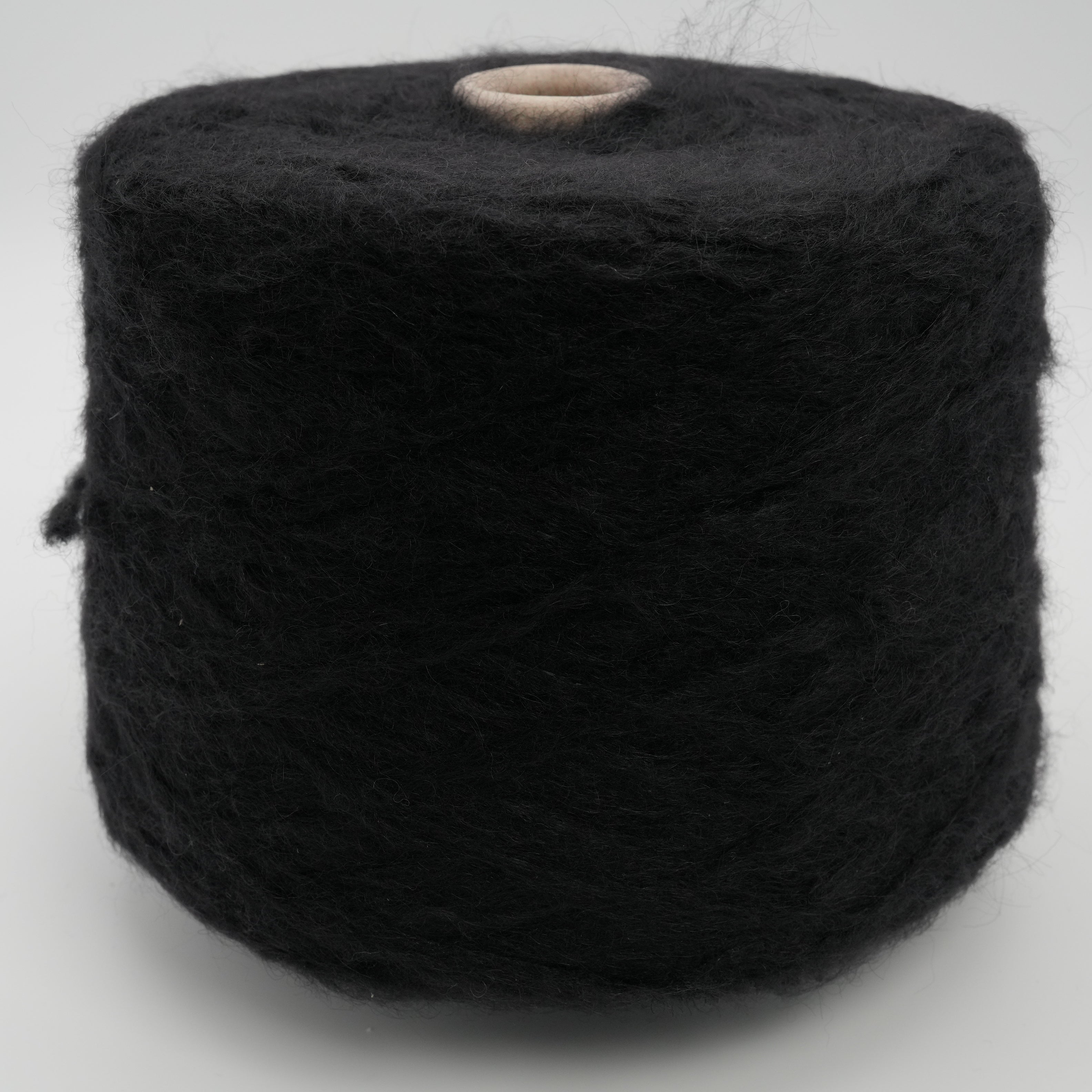 Fantastico 160m/100g (175yds/3.5oz), Noir Velours – Wool, Merino, Alpaca, Polyamide & Viscose Blend