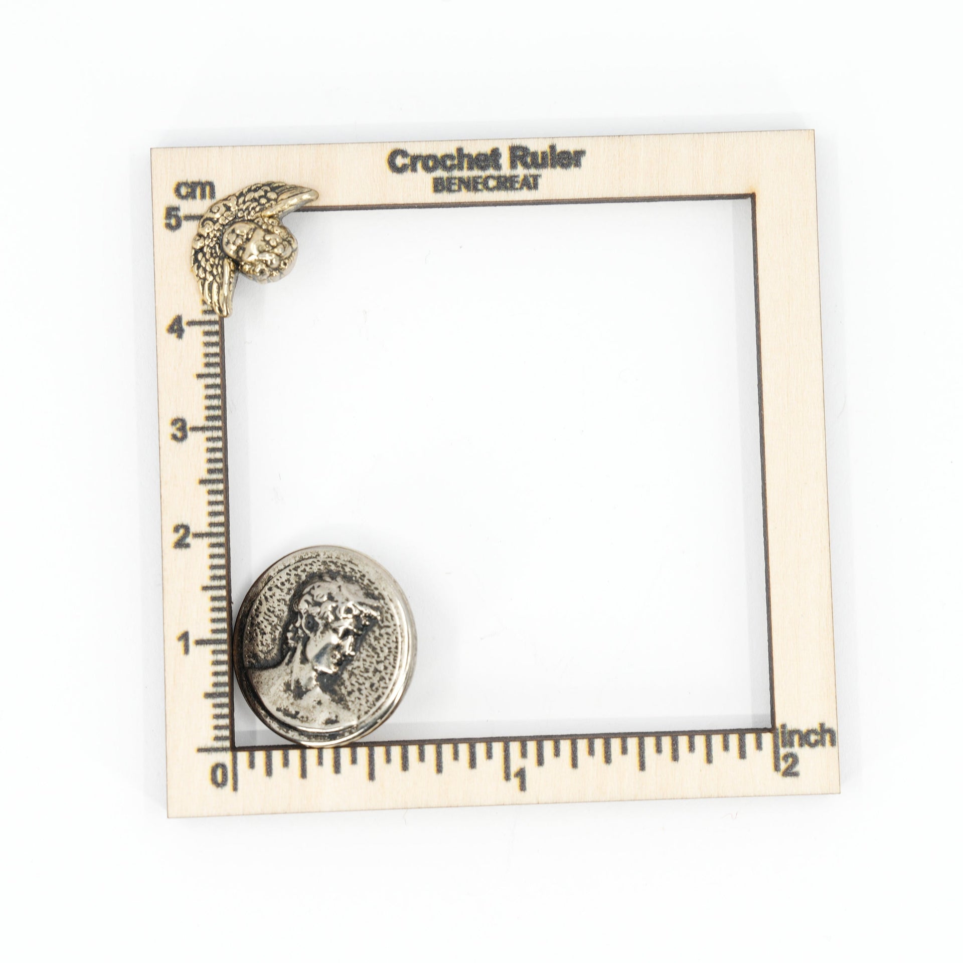 Set of 4 Vintage Buttons with Classical & Mythological Motifs | 2.0 cm & Sculpted Accent