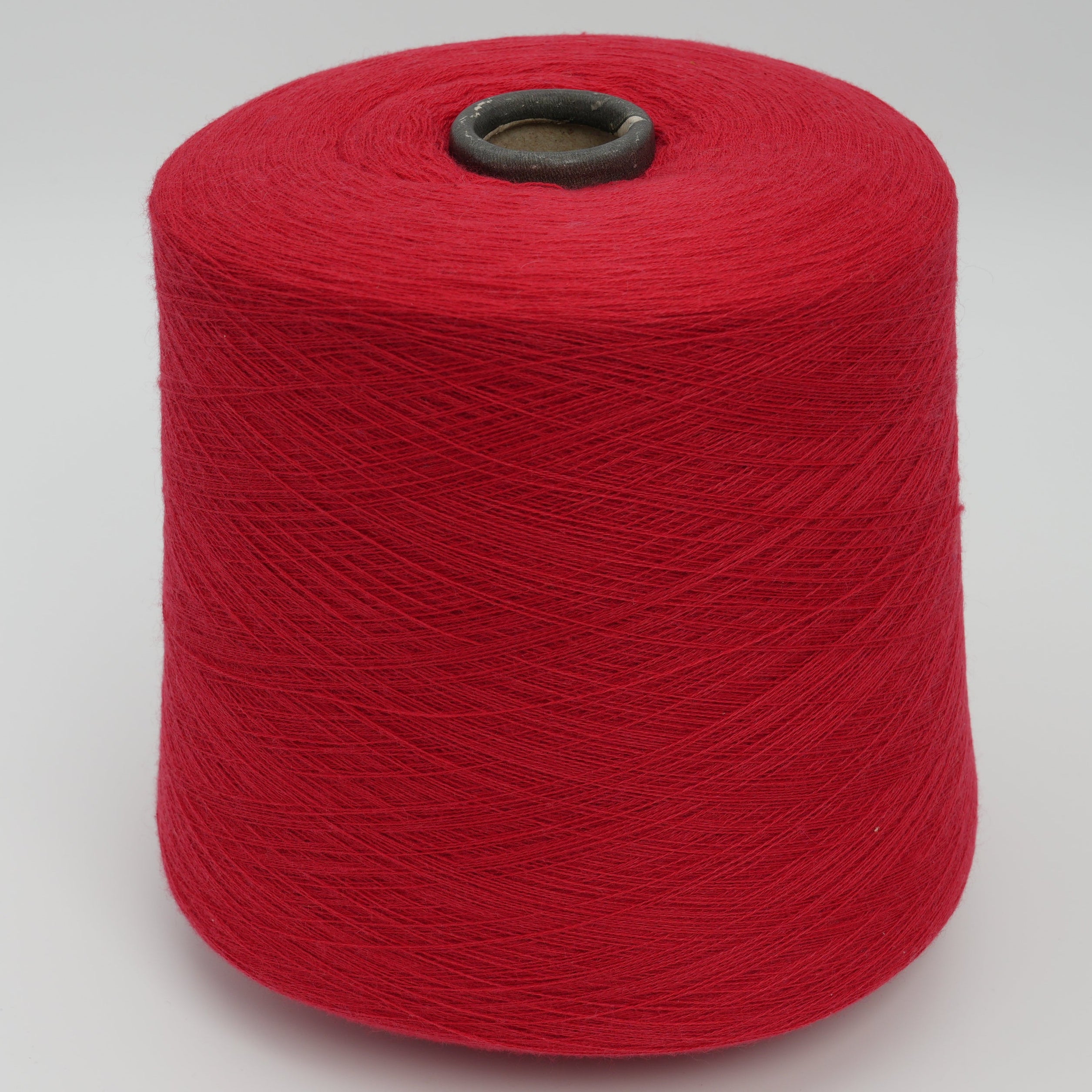 Bagno NM2/46 2300m/100g (2515yds/3.5oz), Vivid Red – 100% Cashmere