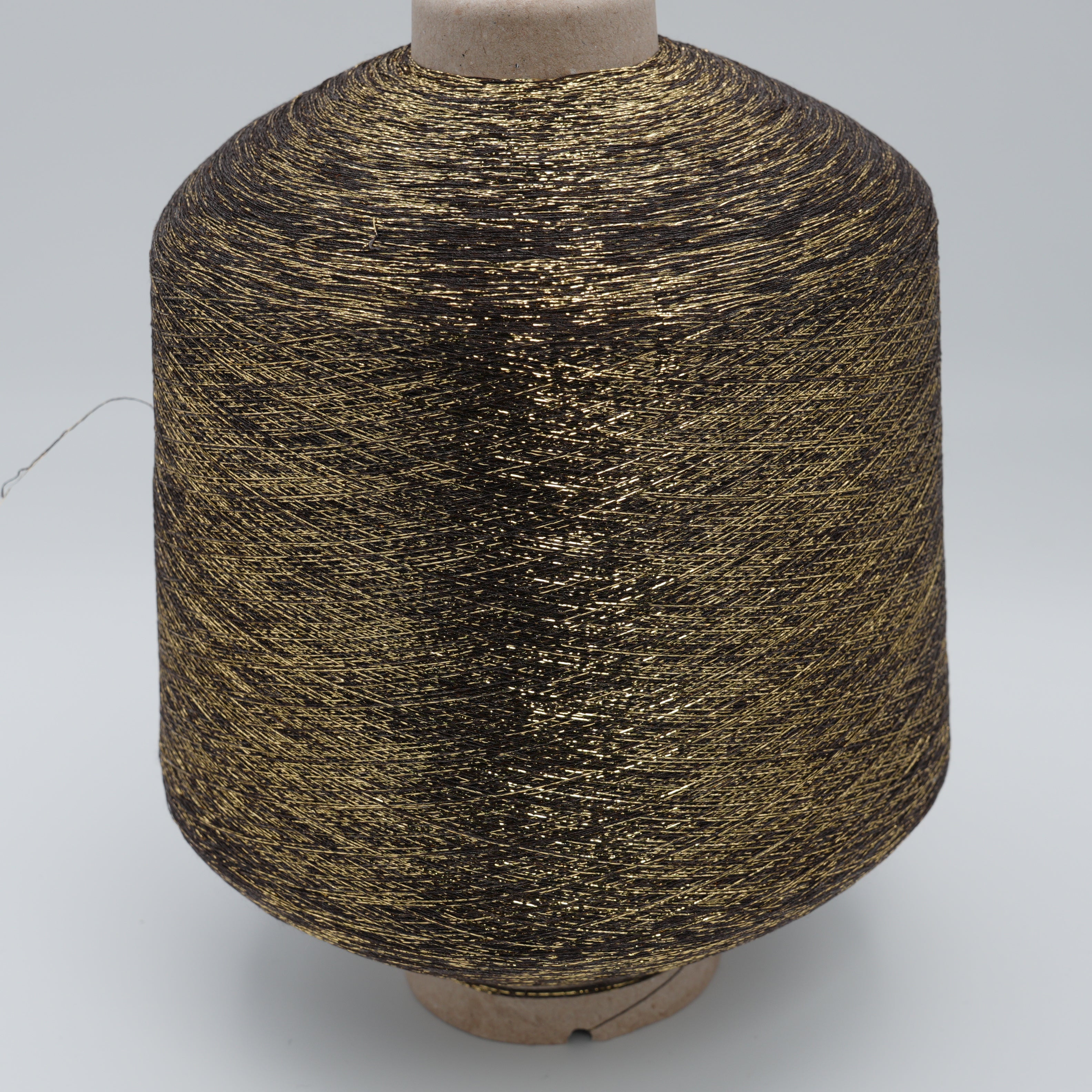 Bach 34000 3400m/100g (3715yds/3.5oz) – 70VI/15PL/15Lurex