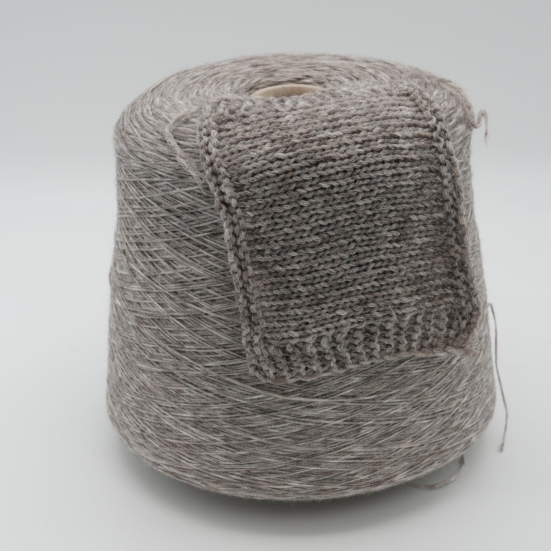 Yakmite 6500 650m/100g (710yds/3.5oz) – 40WV 30Yak 30PA
