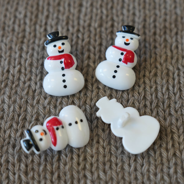 Button 28×17 mm · Shank · Mediac (Germany)