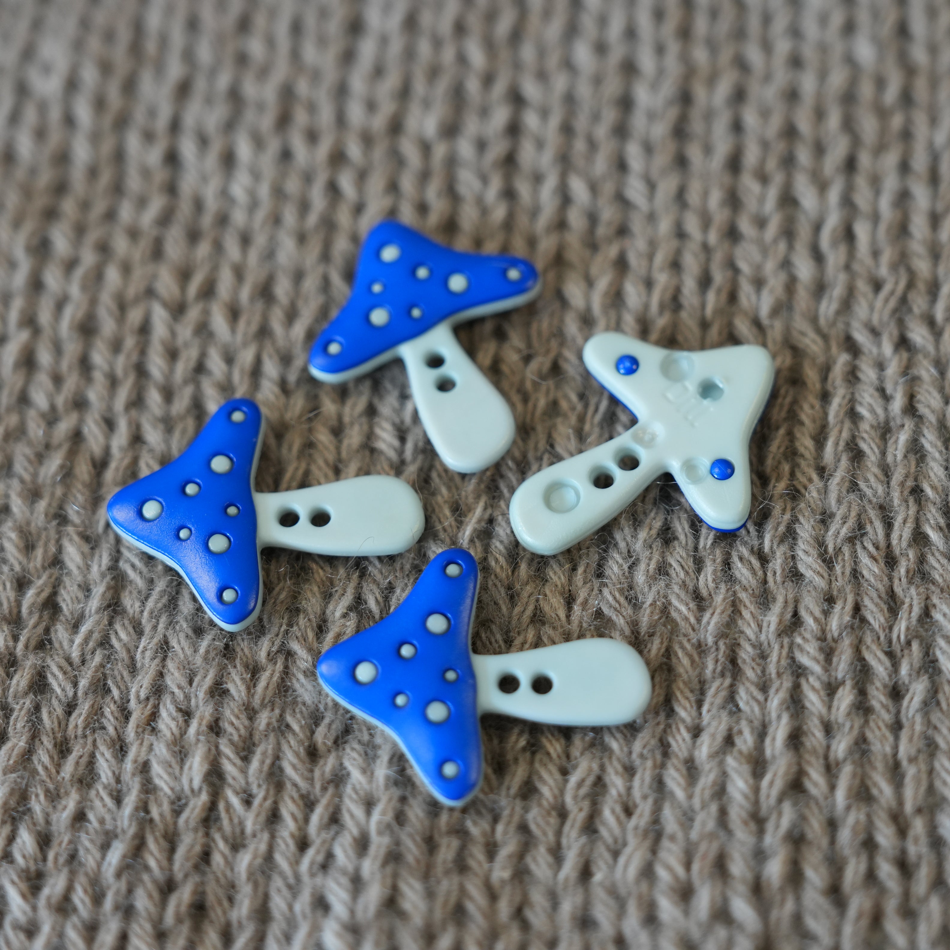 Button 25×20 mm · 2 holes · Mediac (Germany)