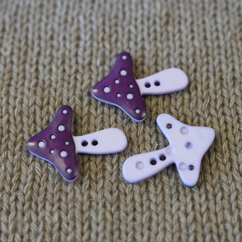 Button 35×28 mm · 2 holes · Mediac (Germany)