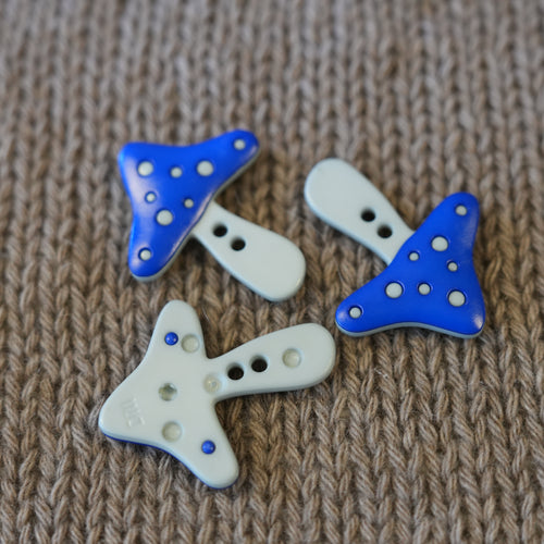 Button 35×28 mm · 2 holes · Mediac (Germany)