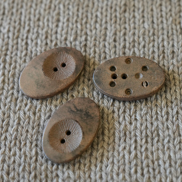 Button 35×22 mm · 2 holes · Mediac (Germany)