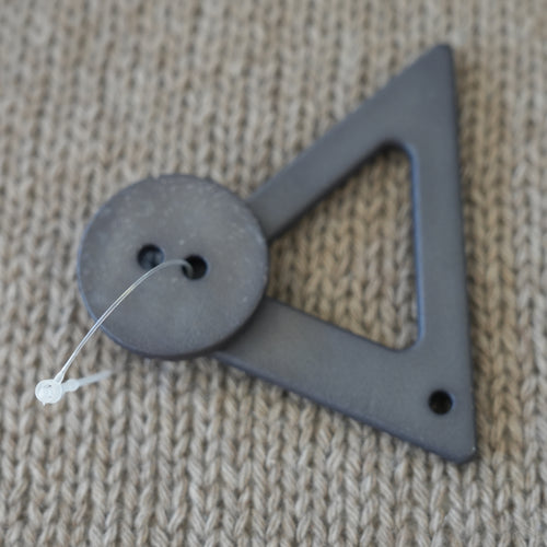 Decorative Clasp · Triangle 70 mm + Button Ø30 mm · Mediac (Germany)