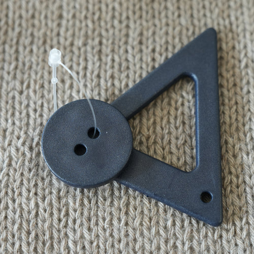 Decorative Clasp · Triangle 70 mm + Button Ø30 mm · Mediac (Germany)