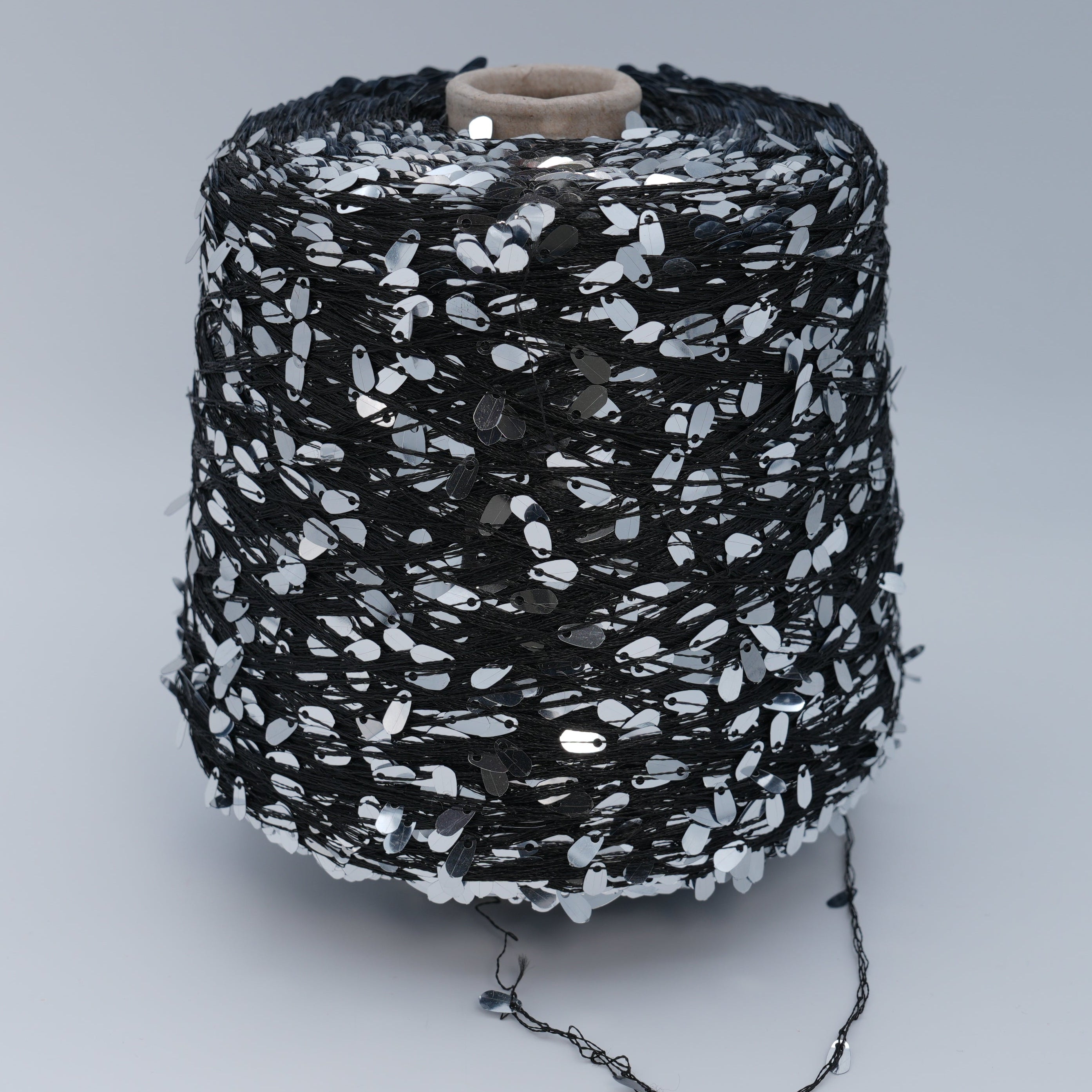 Paiettona 3500 350m/100g (382yds/3.5oz) – 100Vi and Sequins