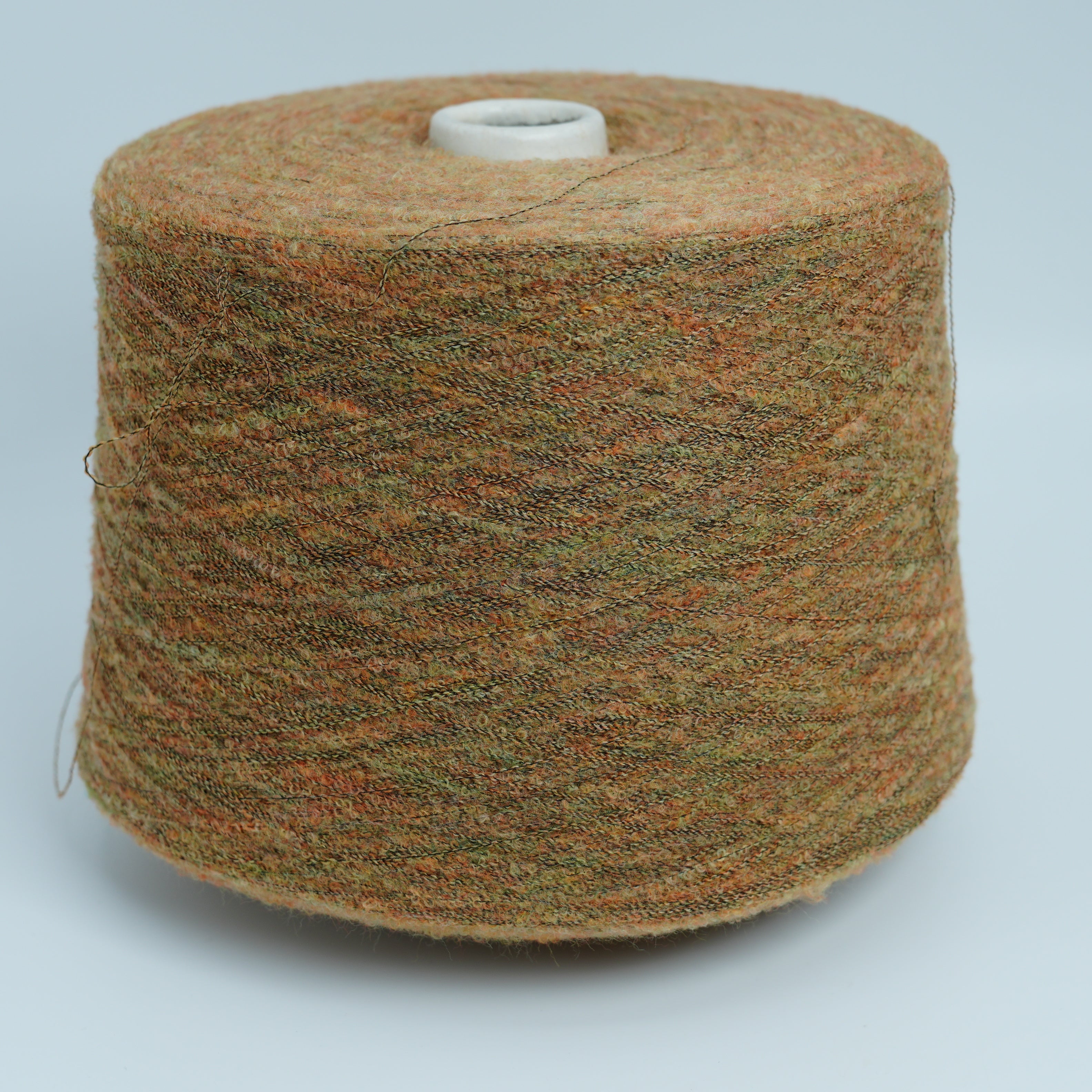 Victoria Boucle 14000 1400 m/100 g (1530 yds/3.5 oz) – 68WV 32PA