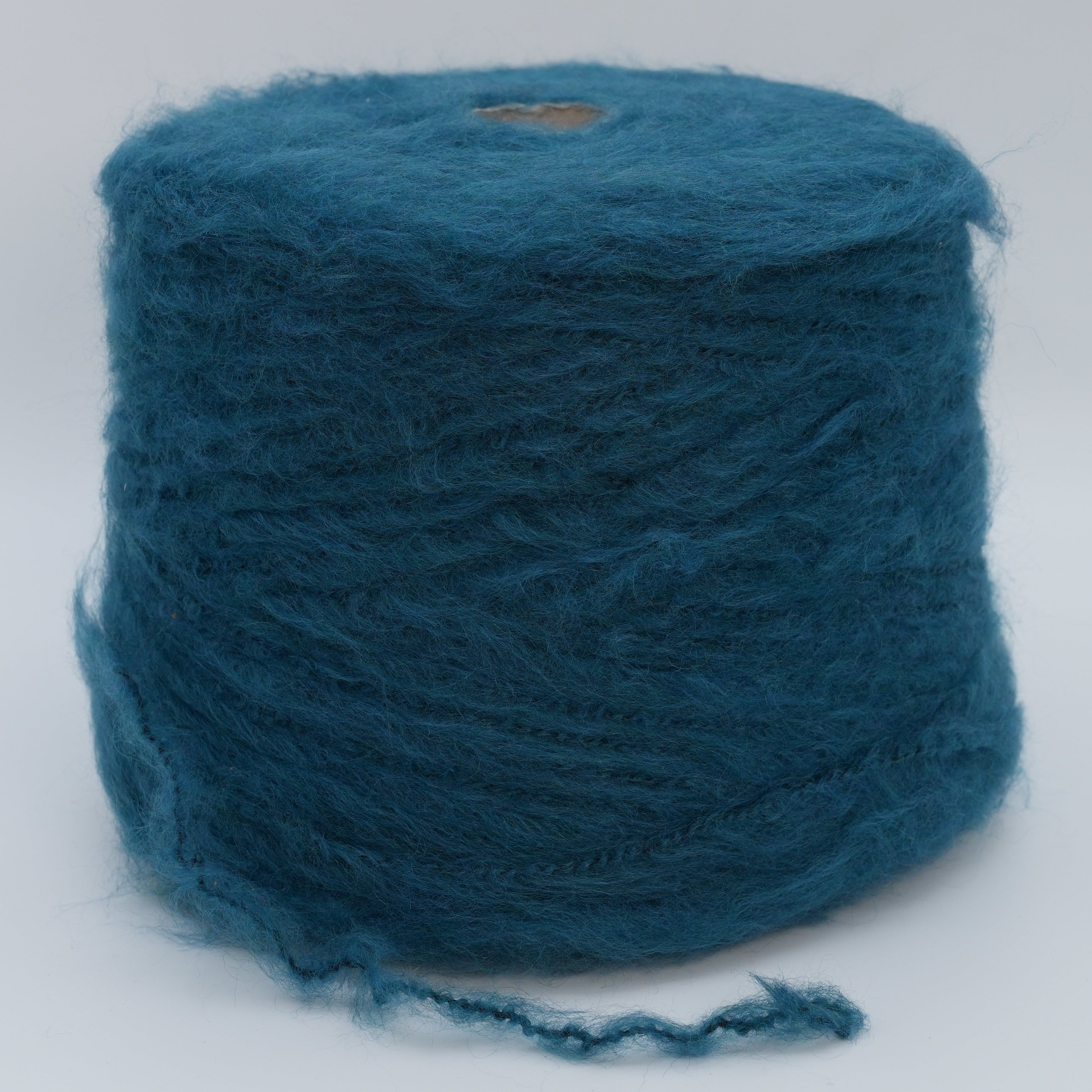 Mantra Garzato 2500 250m/100g (273yds/3.53oz) – 9WV 9Vi 65PC 26PA