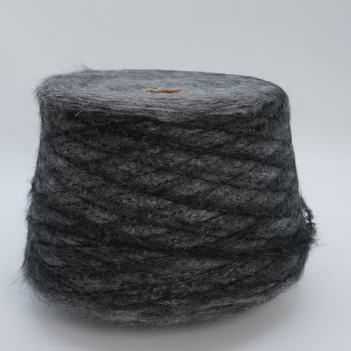 Vanesio Degrade 5000 500m/100g (547yds/3.5oz) – 16WM 16WV 49PC 17PA 2EA
