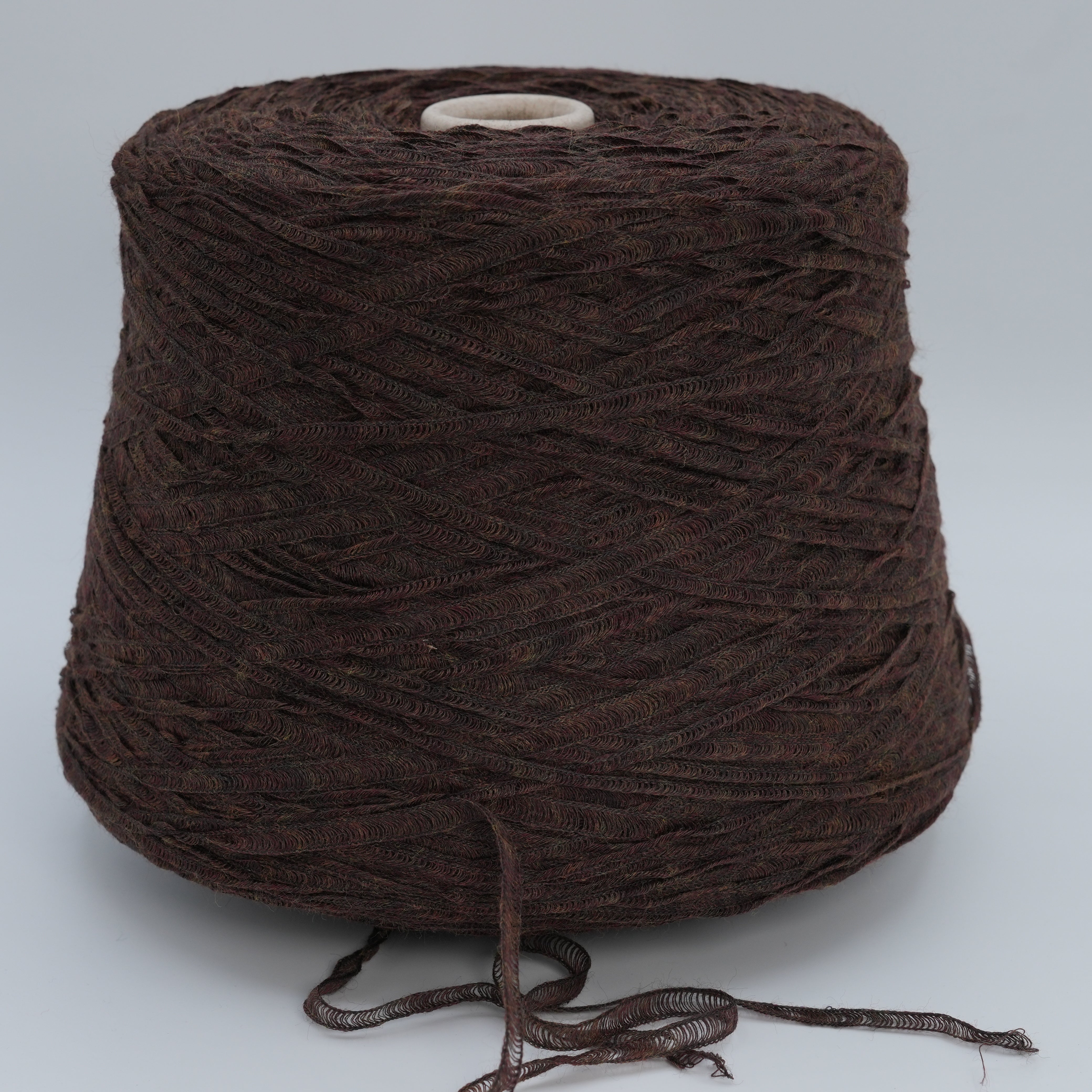 Tape 5624 · 200m/100g (219yds/3.5oz) (Worsted) 83WV 17PA