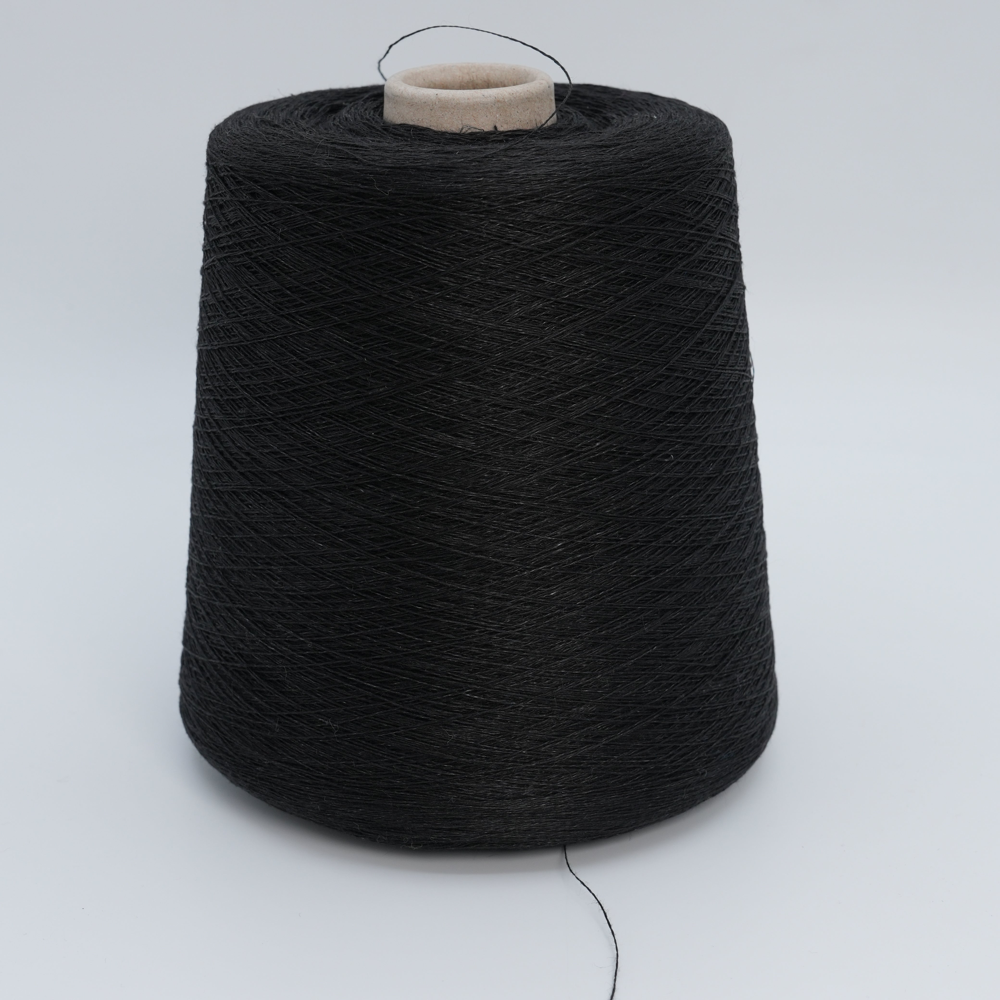 Skarikato 2/28000 · 1400m/100g (1531yds/3.5oz) (Ultra Fine) · 100Li
