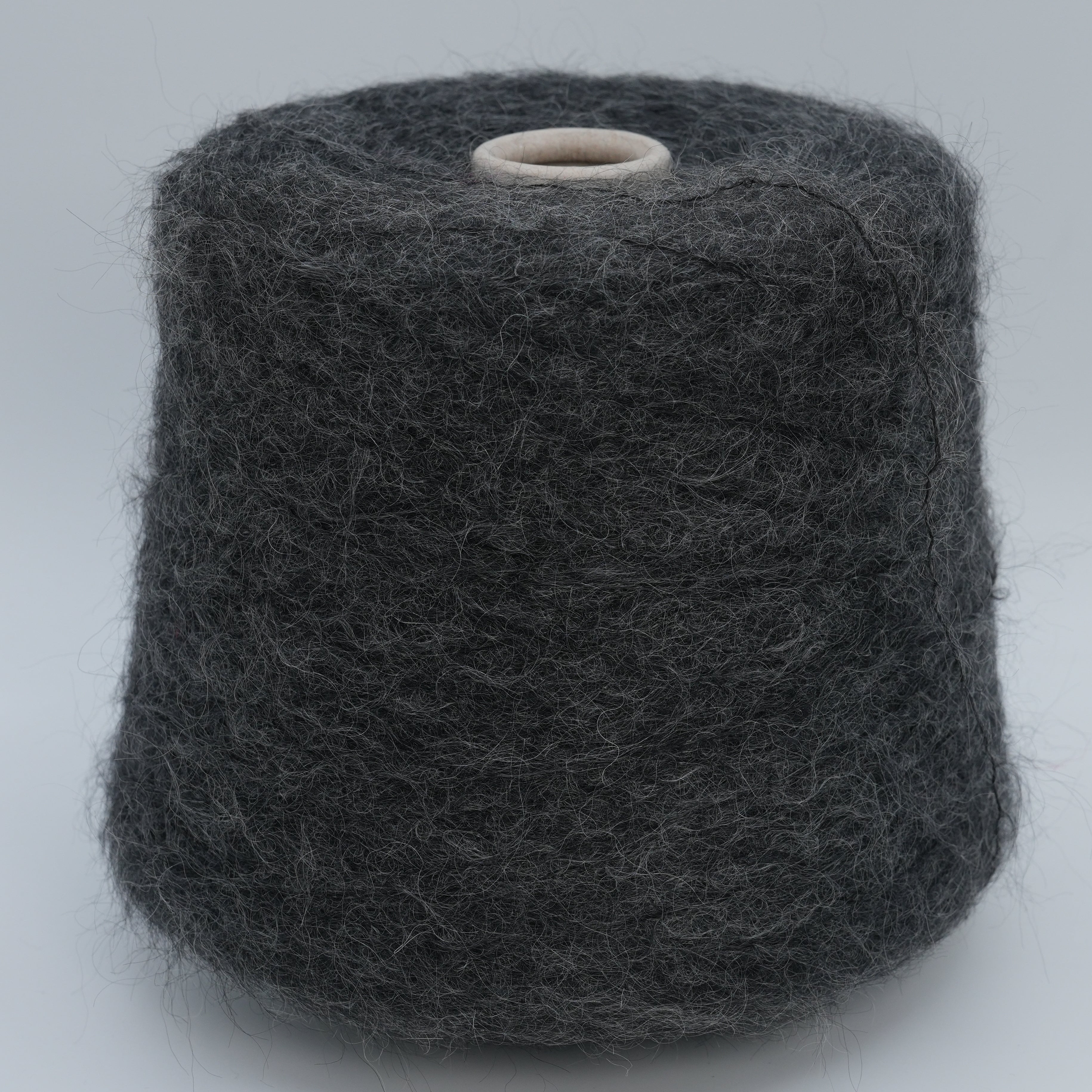 Moonlight 5500 · 550m/100g (601yds/3.5oz) (Fingering) · 82WM 16PA 2EA