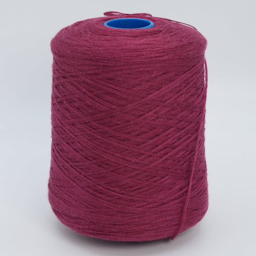 Fenis 3900 · 390m/100g (427yds/3.5oz) · Fingering · 70WS 30Se