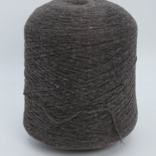 Fenis 3900 · 390m/100g (427yds/3.5oz) · Fingering · 70WS 30Se