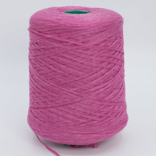 Fenis 3900 · 390m/100g (427yds/3.5oz) · Fingering · 70WS 30Se