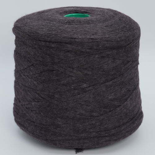Fenis 3900 · 390m/100g (427yds/3.5oz) · Fingering · 70WS 30Se