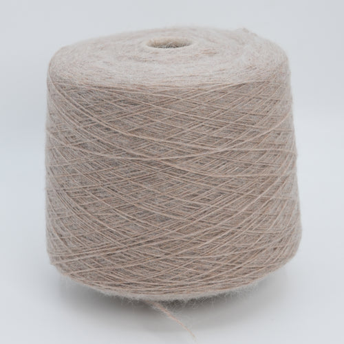 Confortable 3/13000 · 430m/100g (470yds/3.5oz) · Fingering · 50WM 50WV