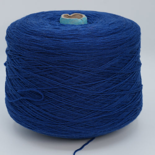 Isabella 3500 · 350m/100g (383yds/3.5oz) · Fingering · 100WV