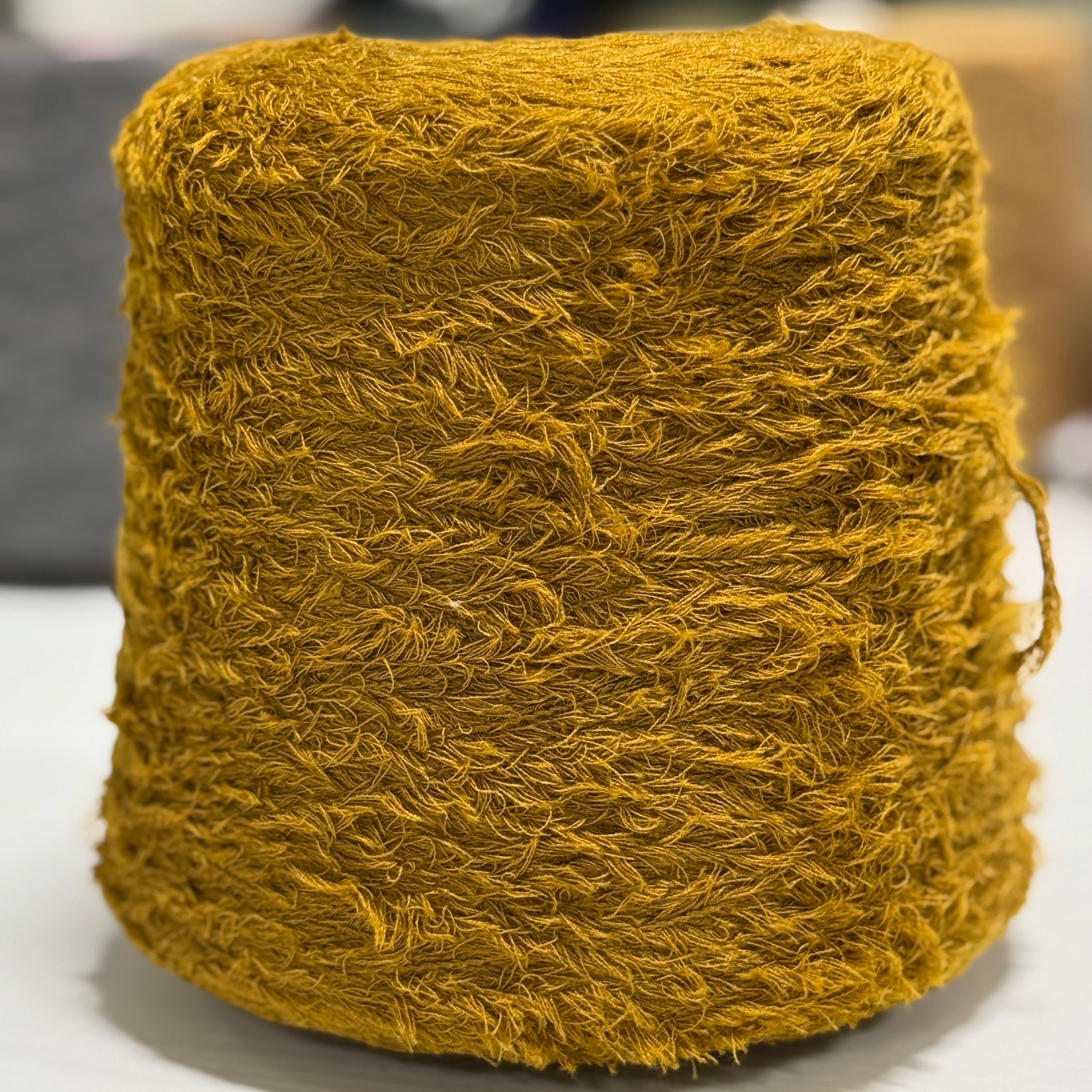 Tagliatino 2300 230m/100g (252yds/3.5oz) – 90WV 10SE