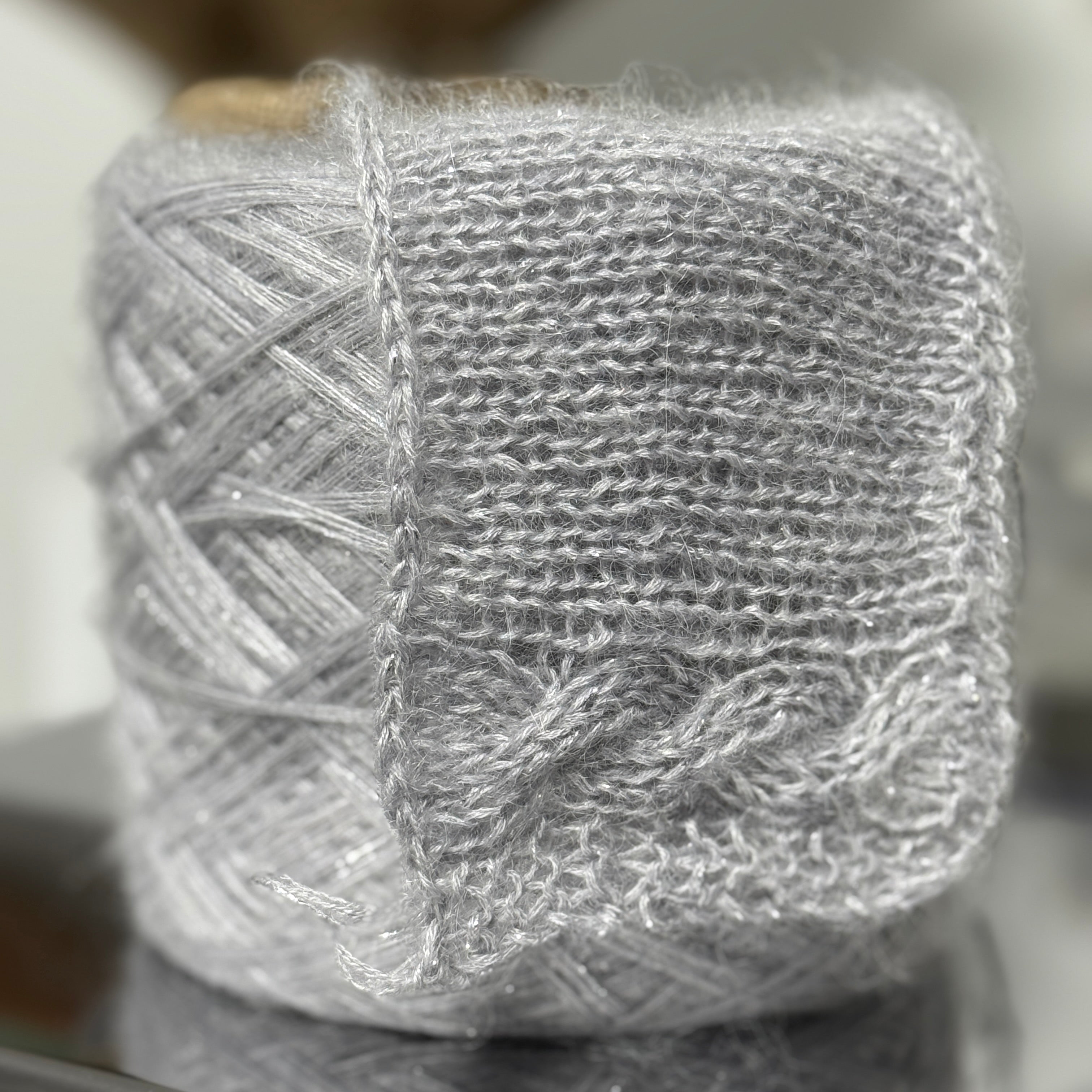 Yarnix Silver Lux (Fingering) 1500m/300g (1640yds) WM, WS, SE, Lurex
