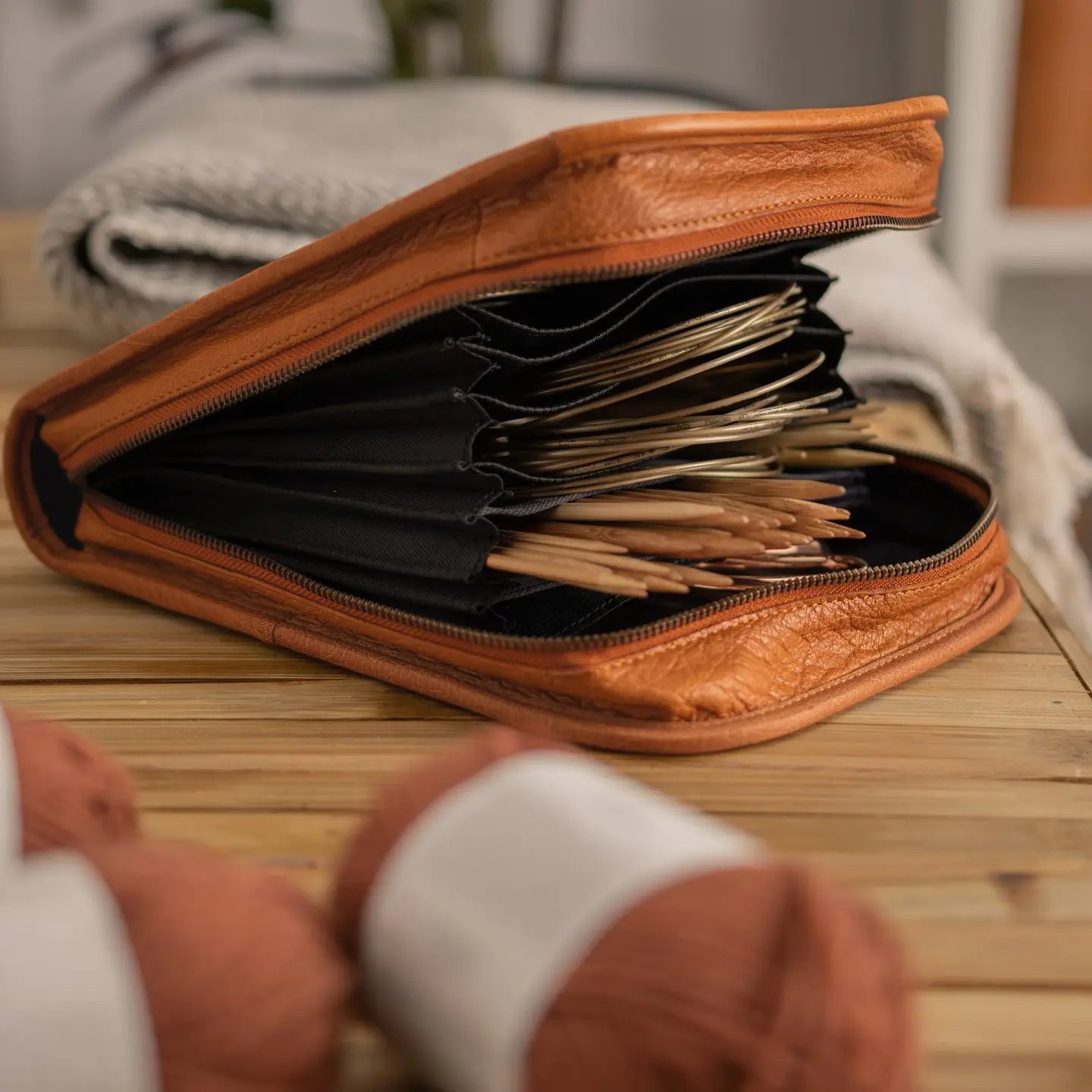 MUUD Voss – Premium Leather Knitting Needle Organiser