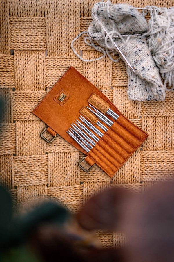 Muud Carita K — Leather Needle Case for Double Pointed Needles and Crochet Hooks